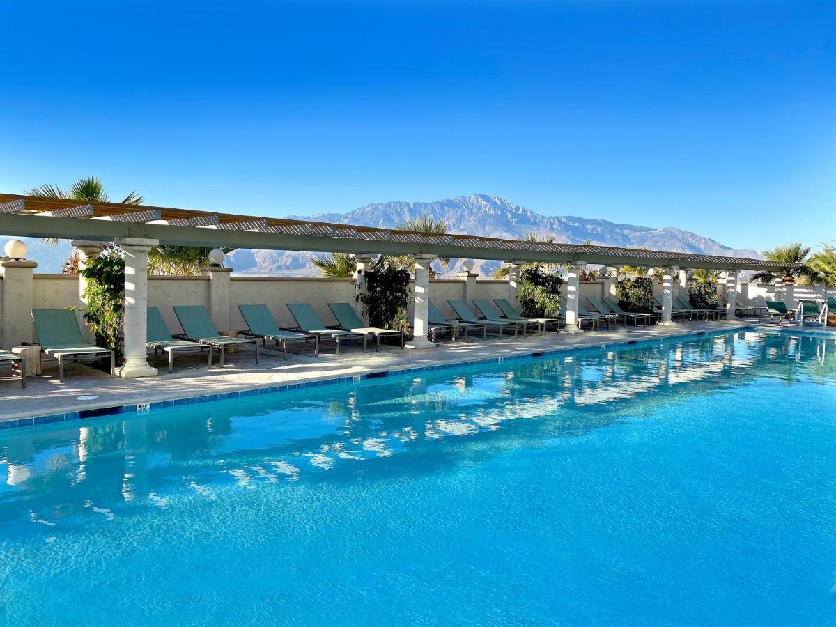 Azure Palm Hot Springs Hotel Desert Hot Springs Bagian luar foto